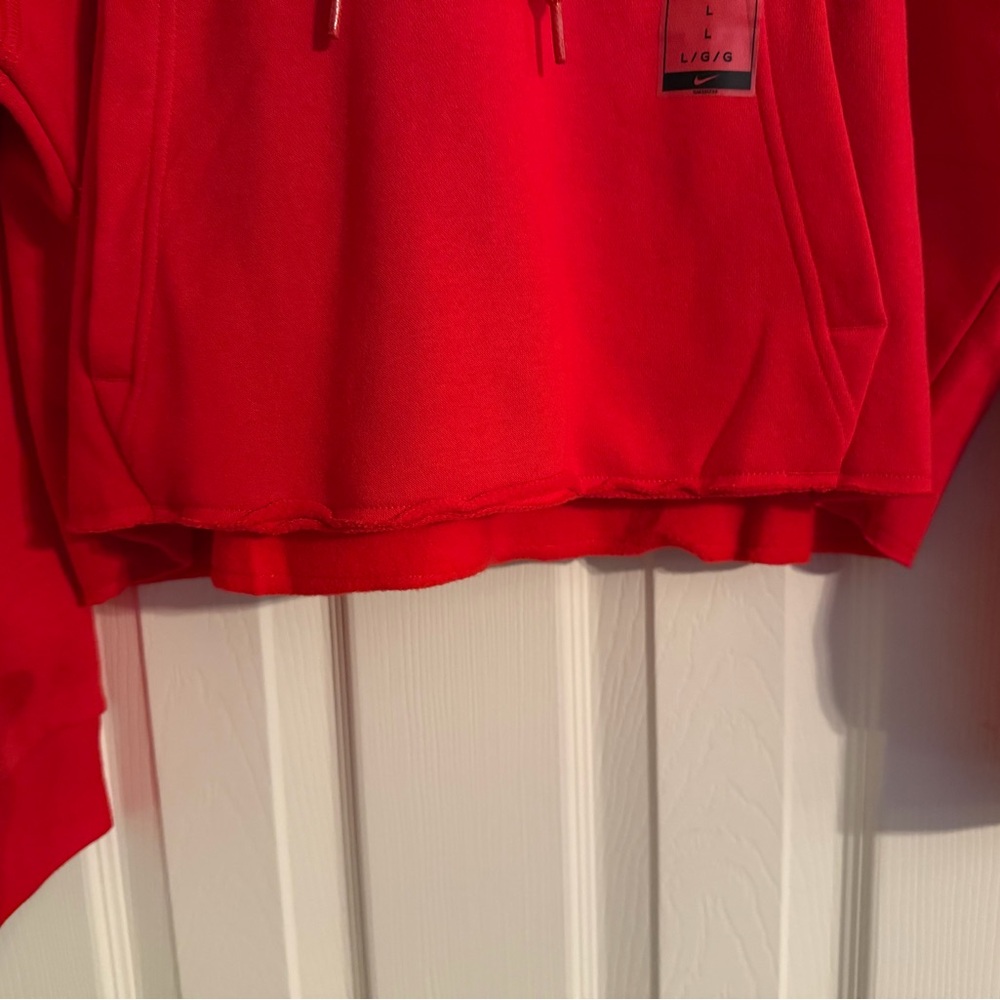 Women’s Nike Chicago Bulls Red Pullover Hoodie - Picture 4 of 12